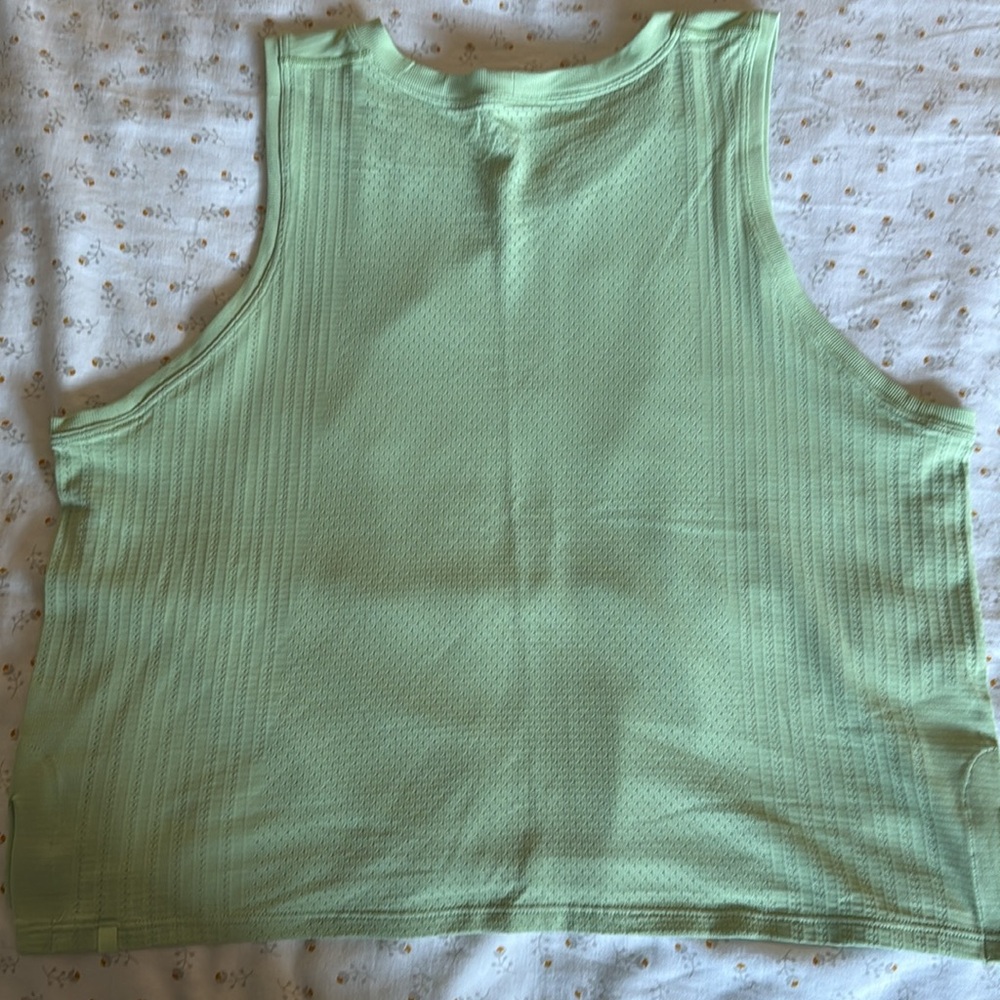 Lululemon Train to Be Tank - Creamy Mint Size 10 - Picture 2 of 3